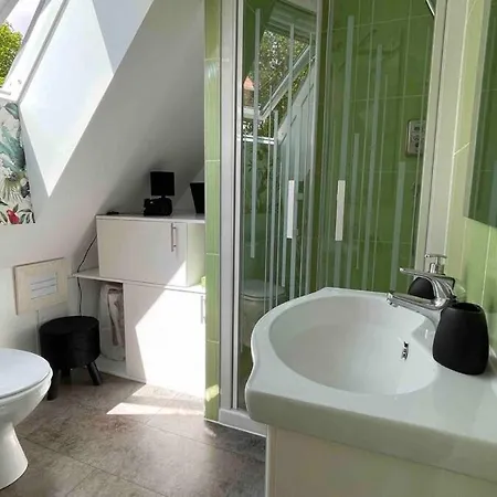 Maison En Pierre A La Campagne Pres De Champrepus Дом отдыха Le Tanu