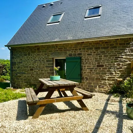 Maison En Pierre A La Campagne Pres De Champrepus Дом отдыха