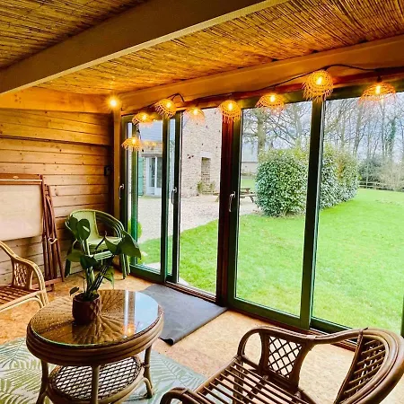 Maison En Pierre A La Campagne Pres De Champrepus Дом отдыха